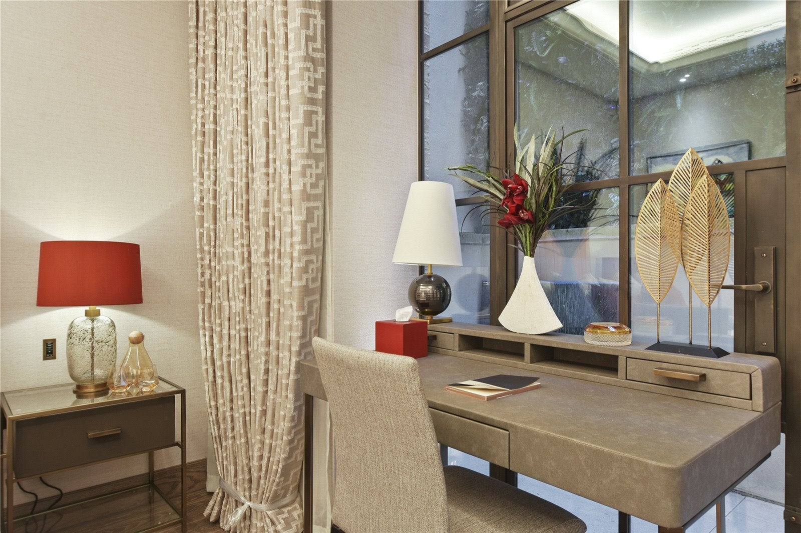 Flat Chesterfield Hill in City of Westminster