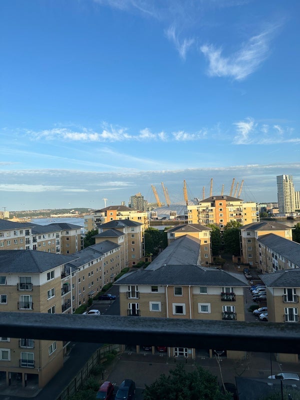 Room Blackwall Way in Greater London