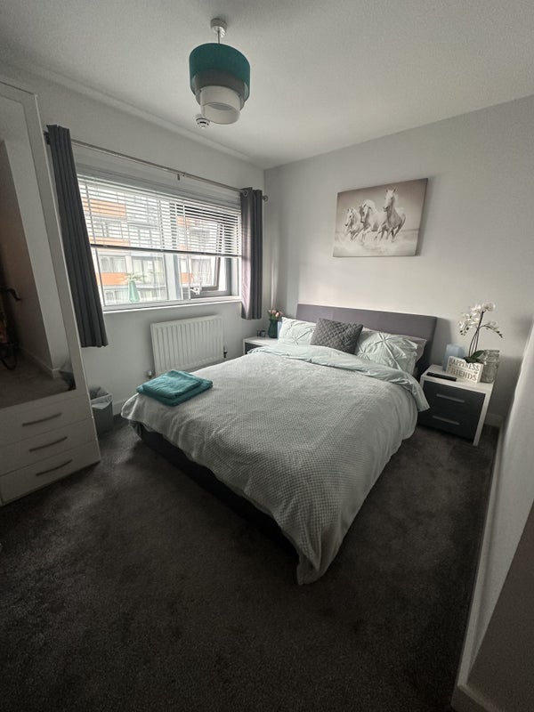 Room Blackwall Way in Greater London
