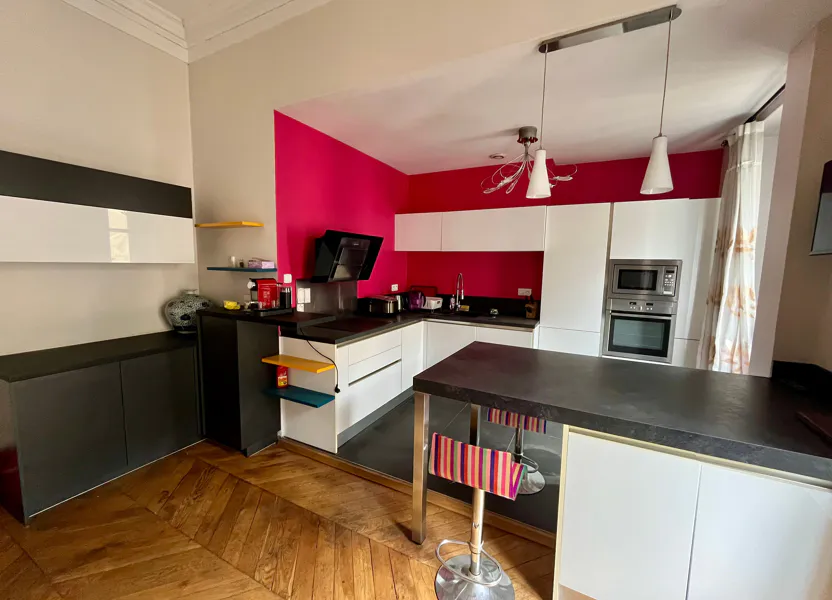 Flat Rue Constantine in Lyon