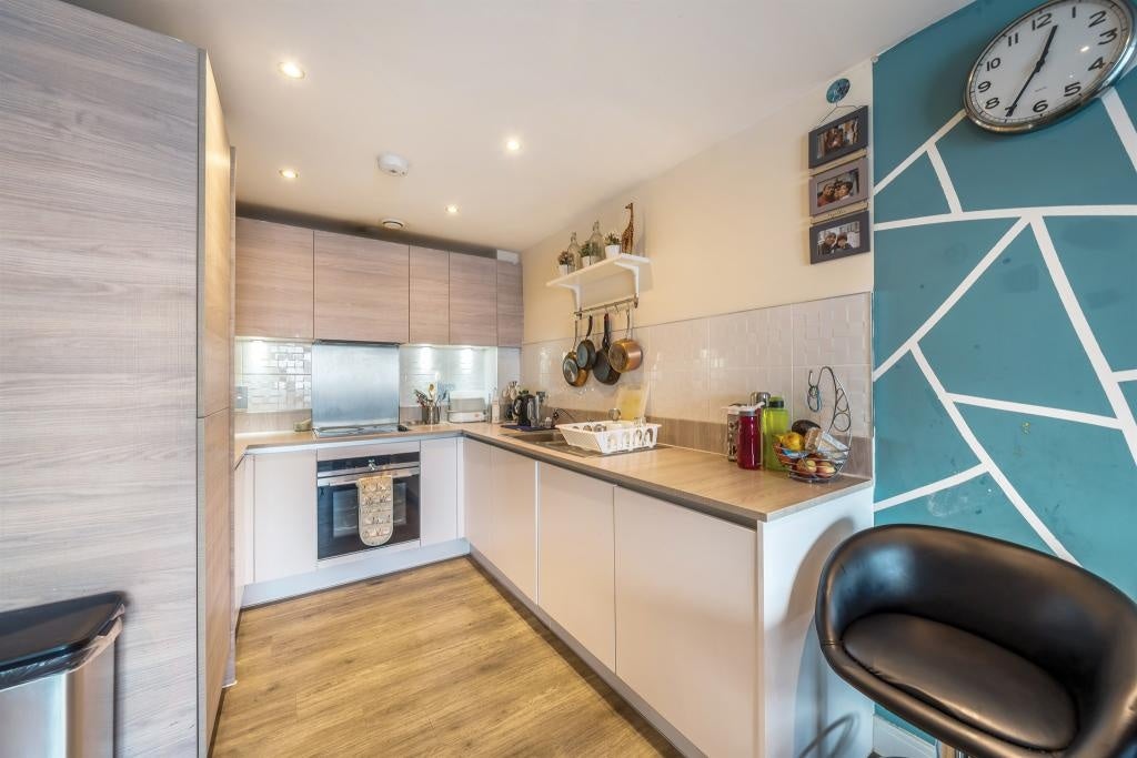 Flat Wallingford Way in Maidenhead
