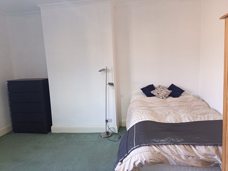 Room Osborne Road in Sheffield