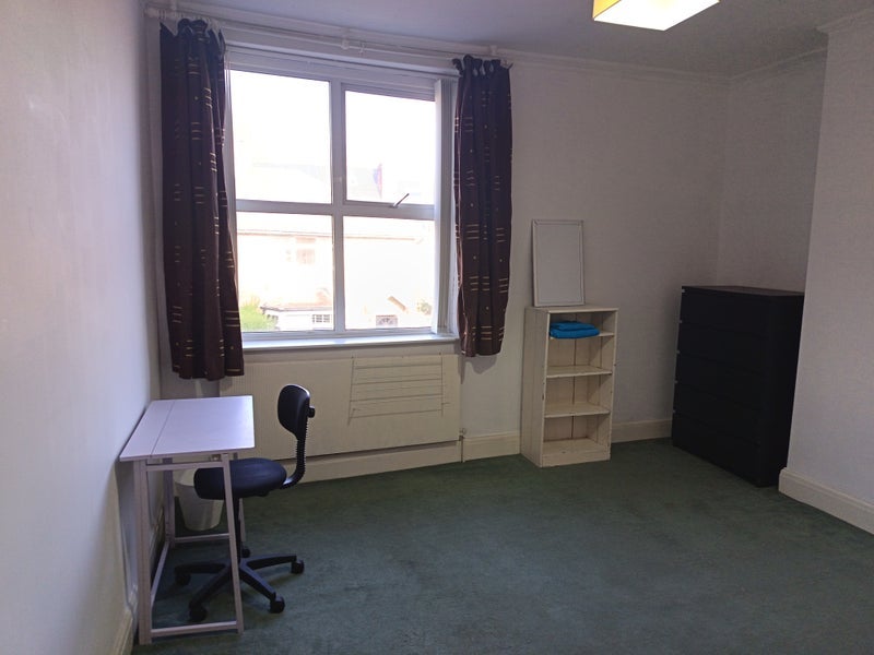 Room Osborne Road in Sheffield