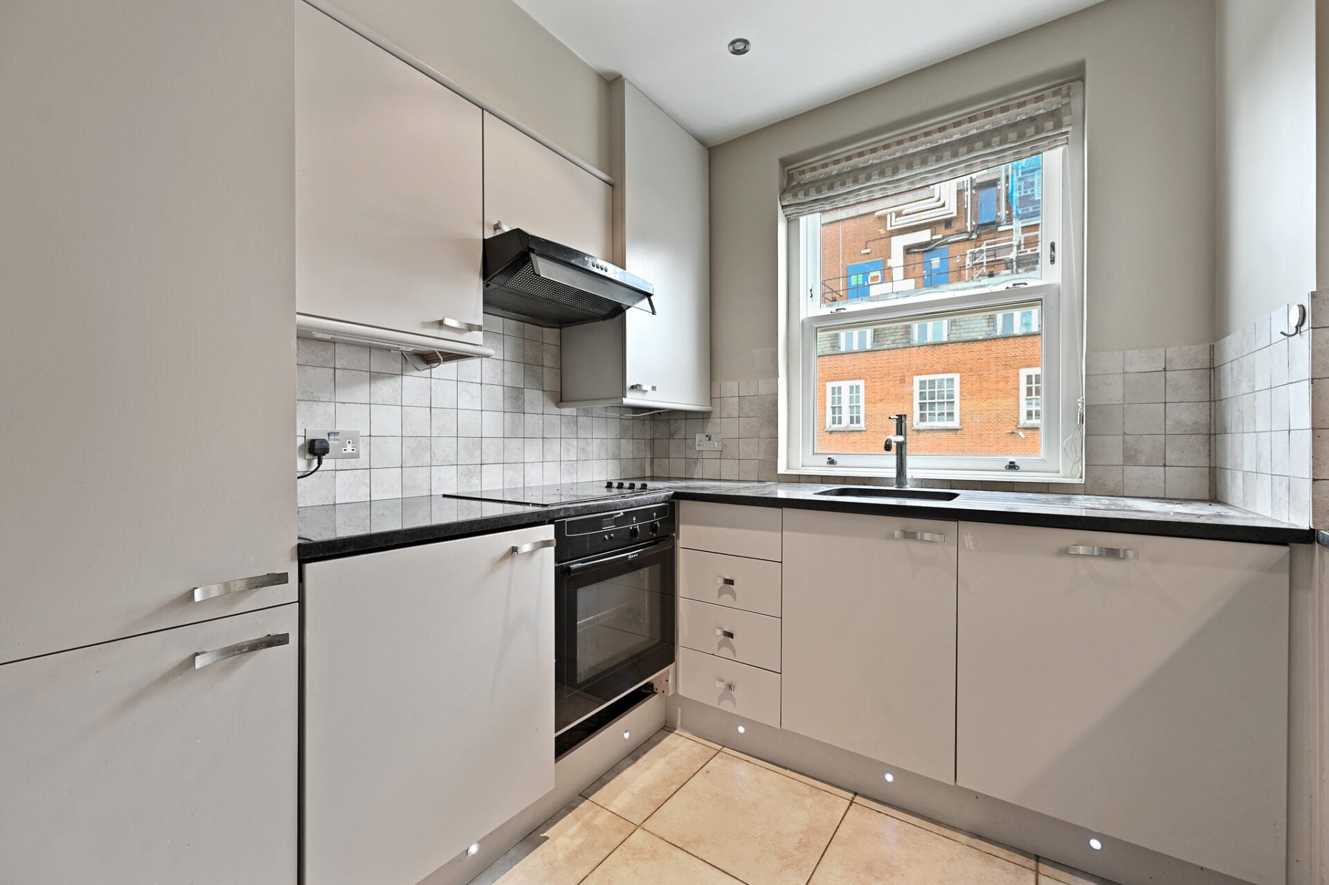 Flat Beaumont Street in City of Westminster