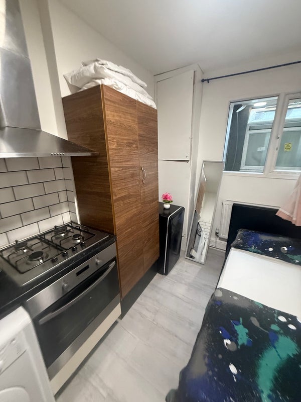 Flat Upper Street in Greater London