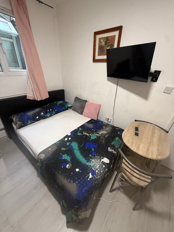 Flat Upper Street in Greater London