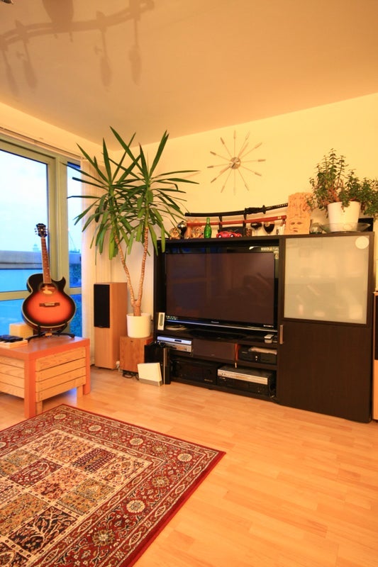 Flat Fairfield Road in Greater London