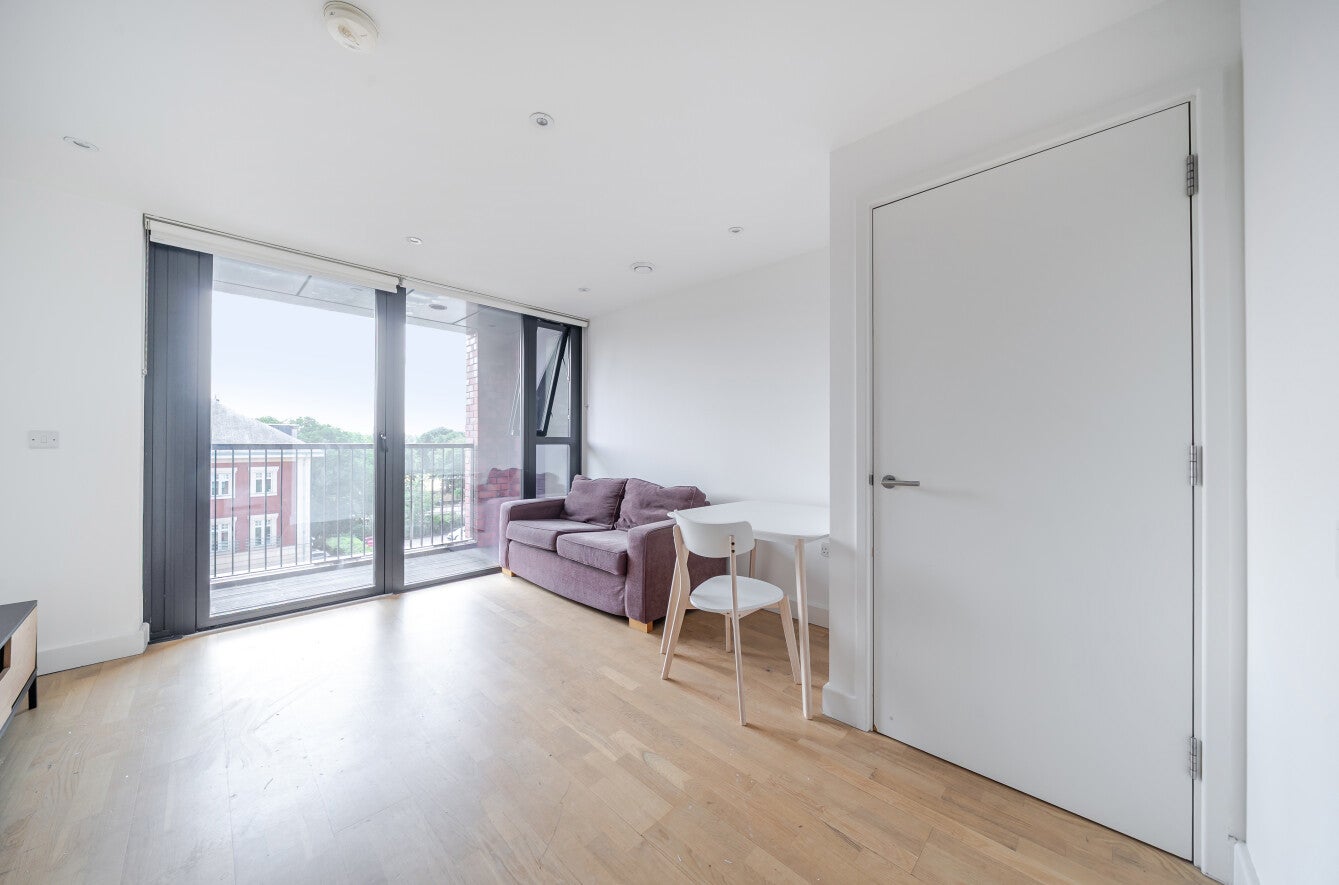 Flat Burgess Springs in Chelmsford