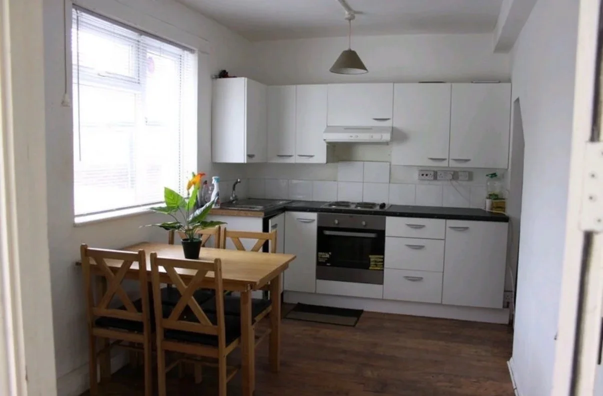 Room High Street in Greater London