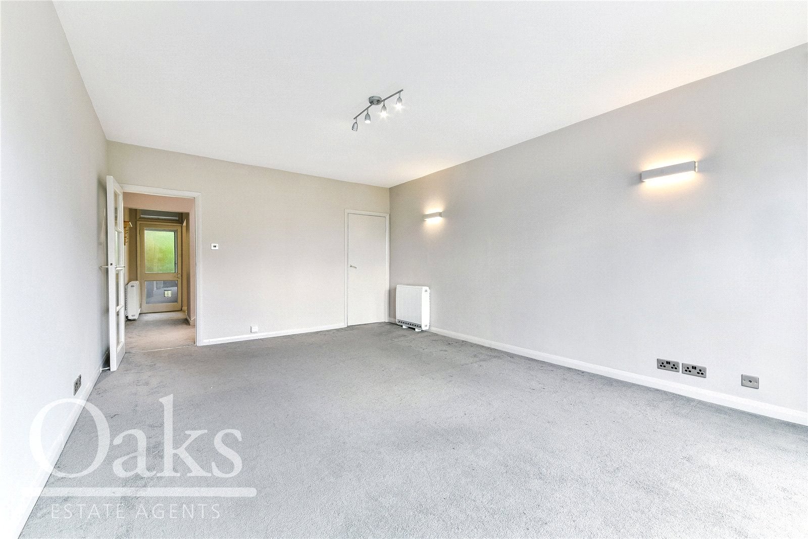 Flat Thurlow Park Road in Greater London