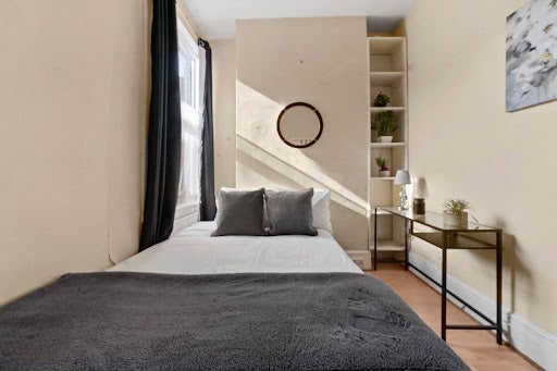 Room Uxbridge Road in Greater London