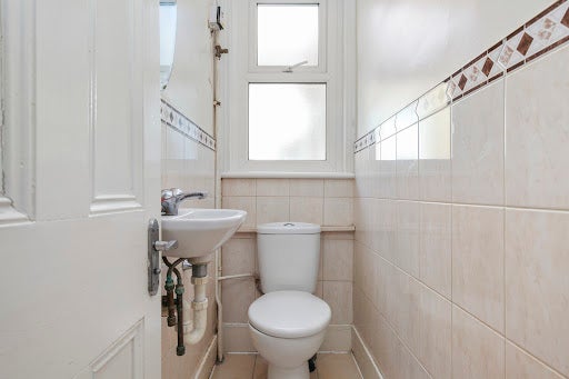 Room Northcote Avenue in Greater London