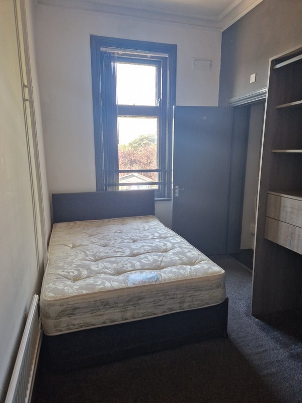 Room Regent Road in Leicester