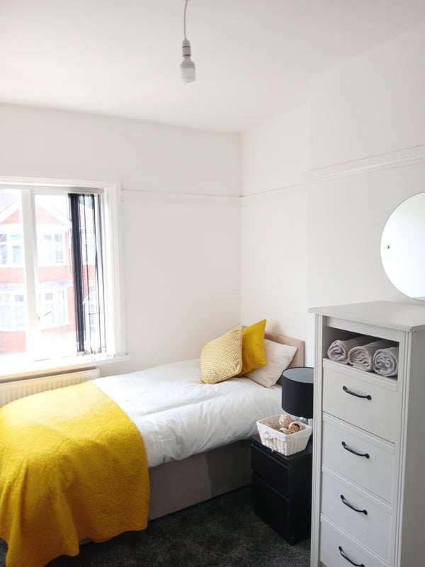Room Kimberley Road in Leicester