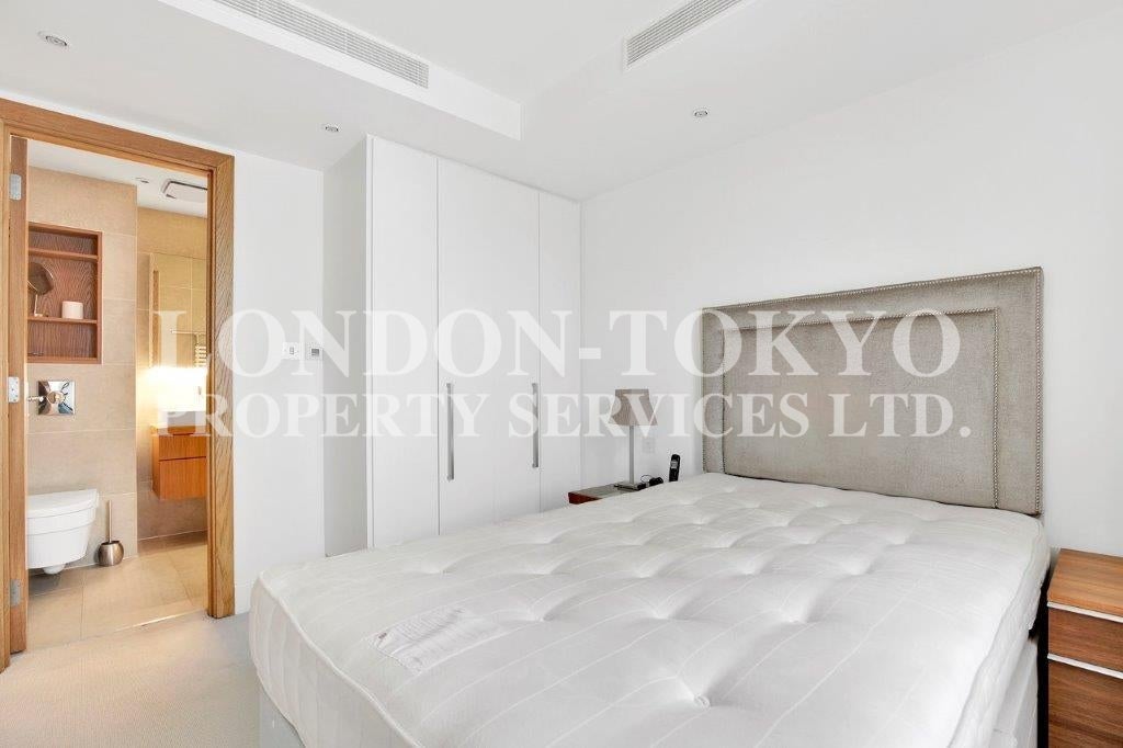 Flat Hyde Park Square in City of Westminster