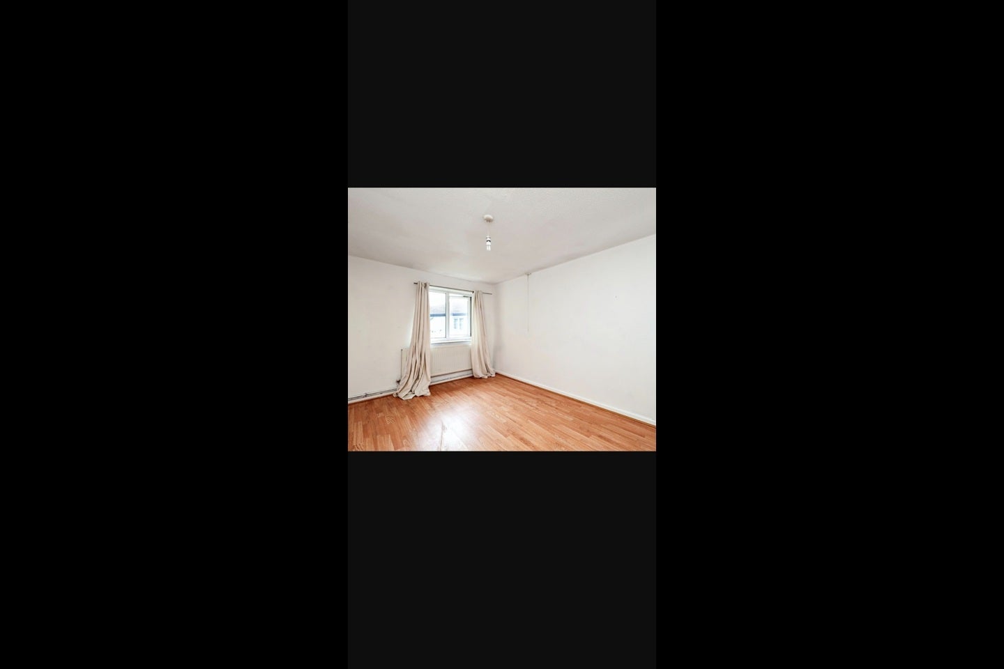 Room Morrowfield Avenue in Manchester