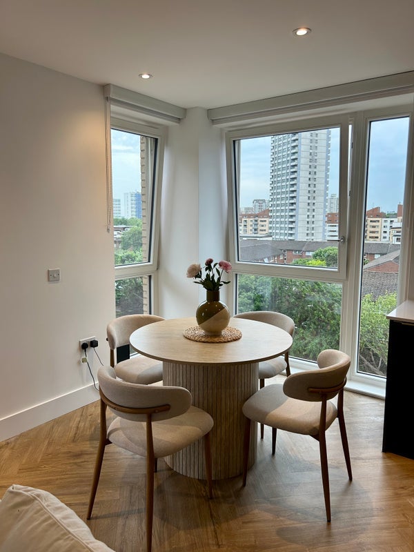 Room Stroudley Walk in Greater London