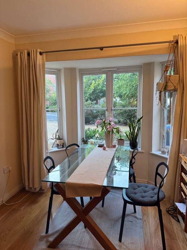 Room Bewley Street in Greater London