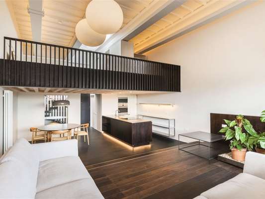 Flat Carnwath Road in Greater London