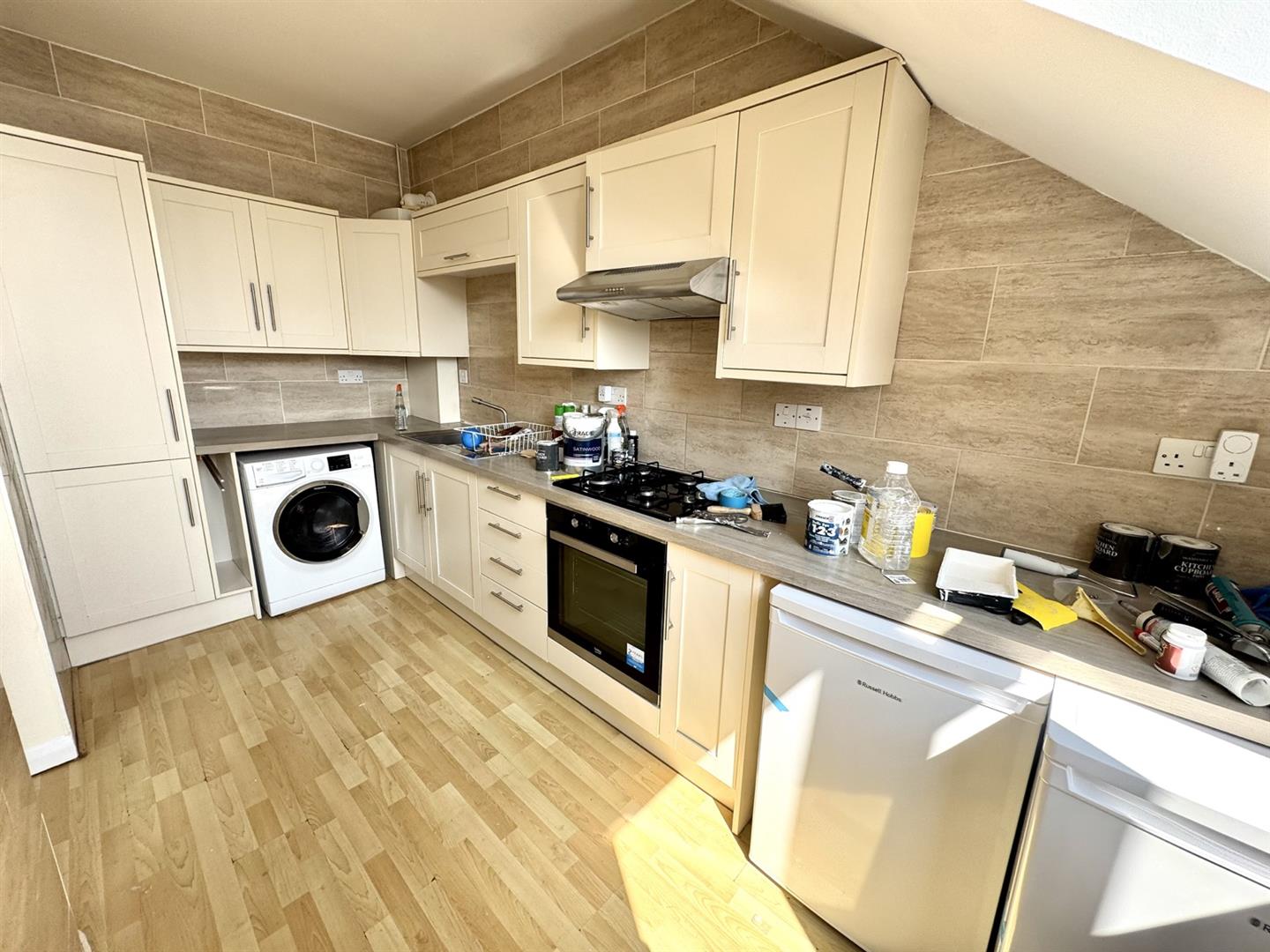 Flat Lansdowne Road in Greater London