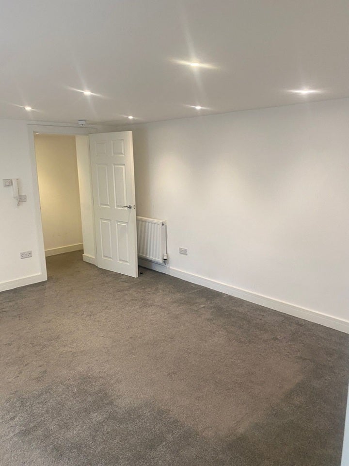 Flat Lower Hanham Road in Bristol