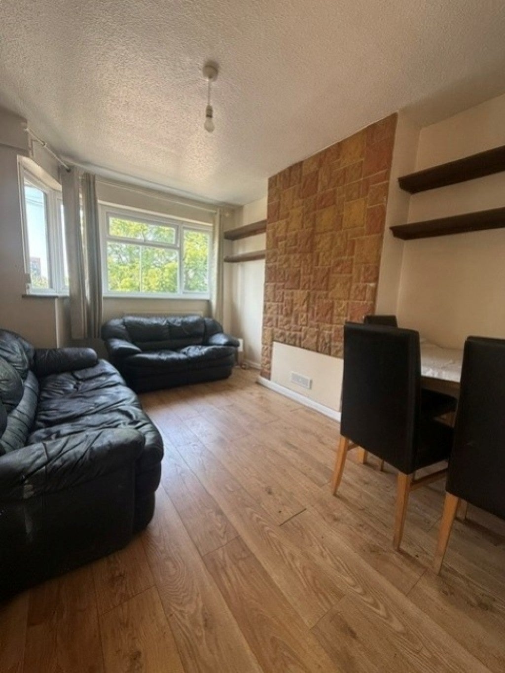 Room Elmgrove Road in Greater London