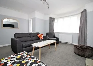 Flat Springfield Close in Greater London