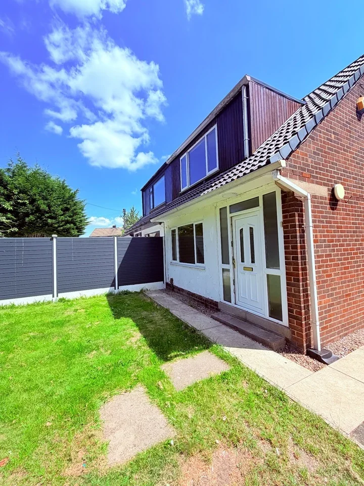House Daleside Close in Leeds