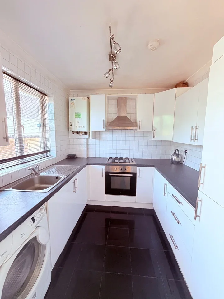 House Daleside Close in Leeds