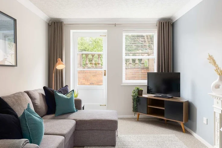 Flat Guy's Cliffe Avenue in Royal Leamington Spa