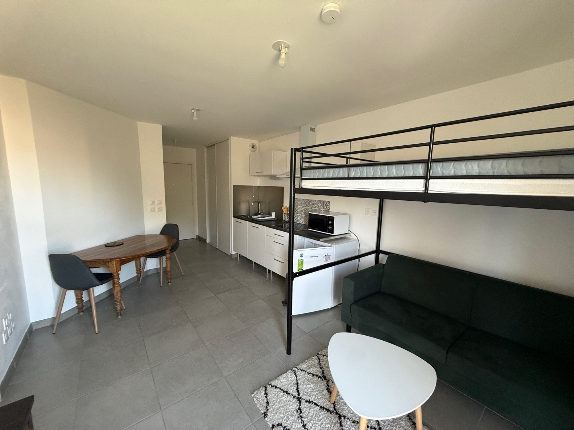 Flat Rue Henri Depagneux in Limas