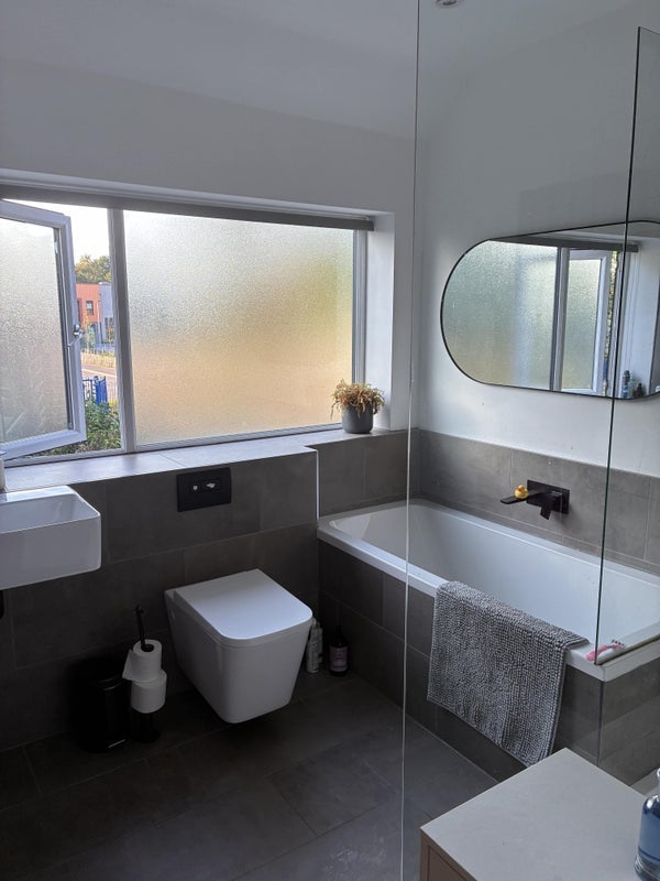 Room Wendover Road in Manchester
