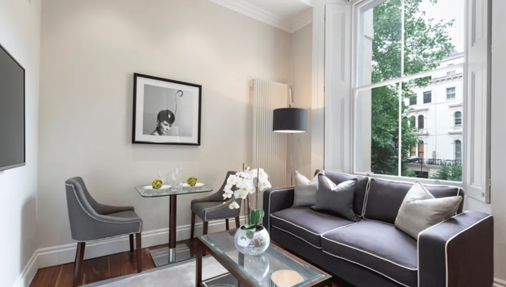 Flat Kensington Gardens Square in City of Westminster