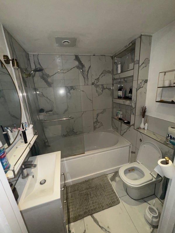 Room New Cross Road in Greater London