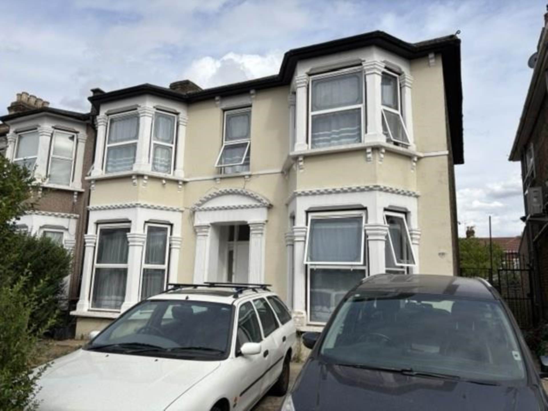 Flat Norfolk Road in Greater London