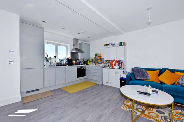 Flat Hivings Hill in Chesham