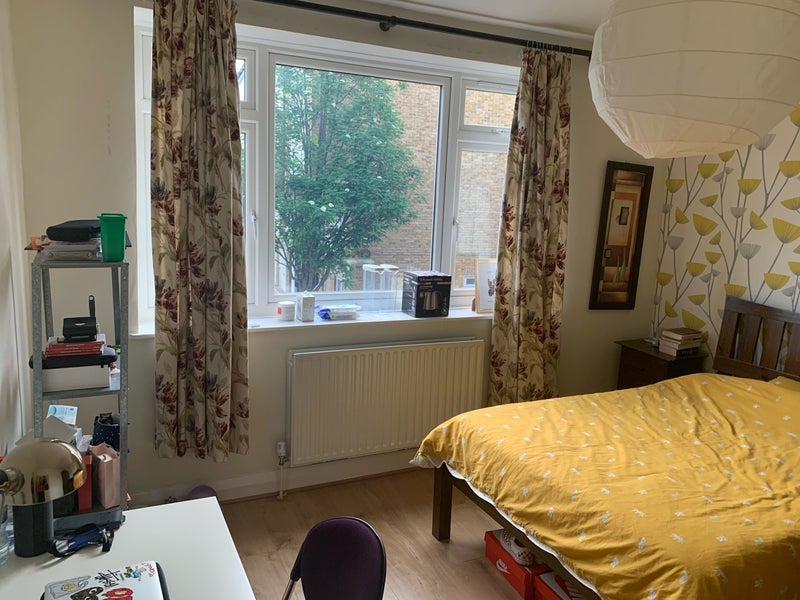 Room Damien Street in Greater London