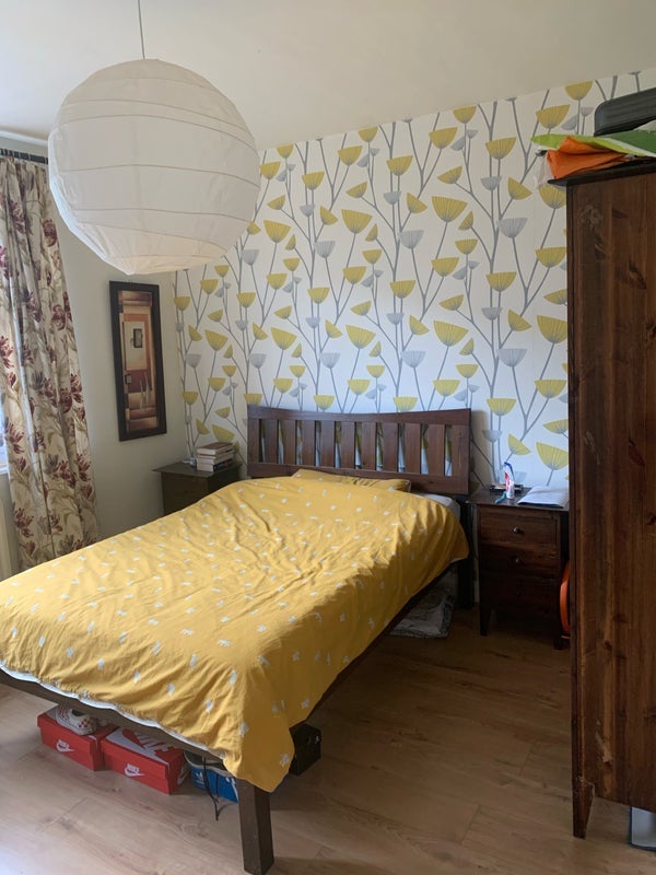 Room Damien Street in Greater London