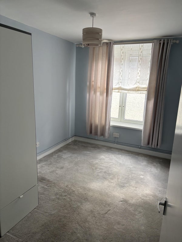 Flat Stewart Court in Greater London