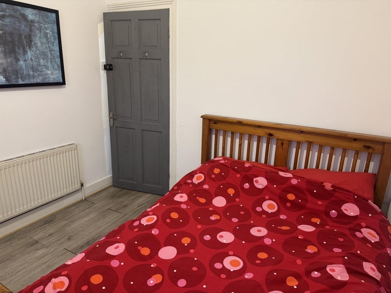 Room Sebert Road in Greater London