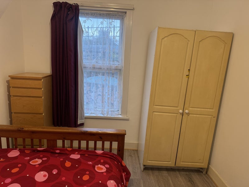 Room Sebert Road in Greater London