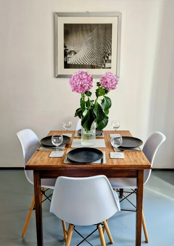 Flat Hunton Street in Greater London