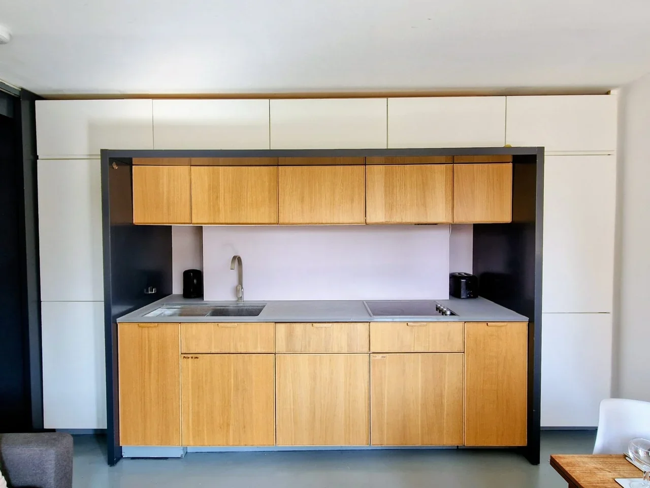 Flat Hunton Street in Greater London