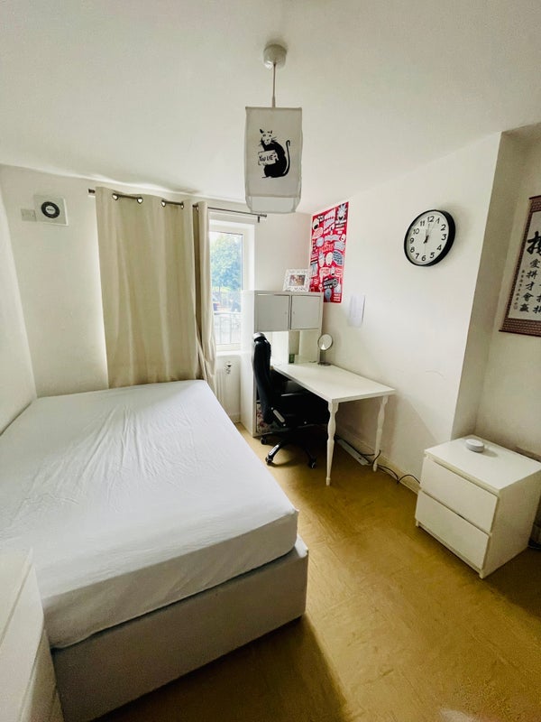 Room Princes Close in Greater London