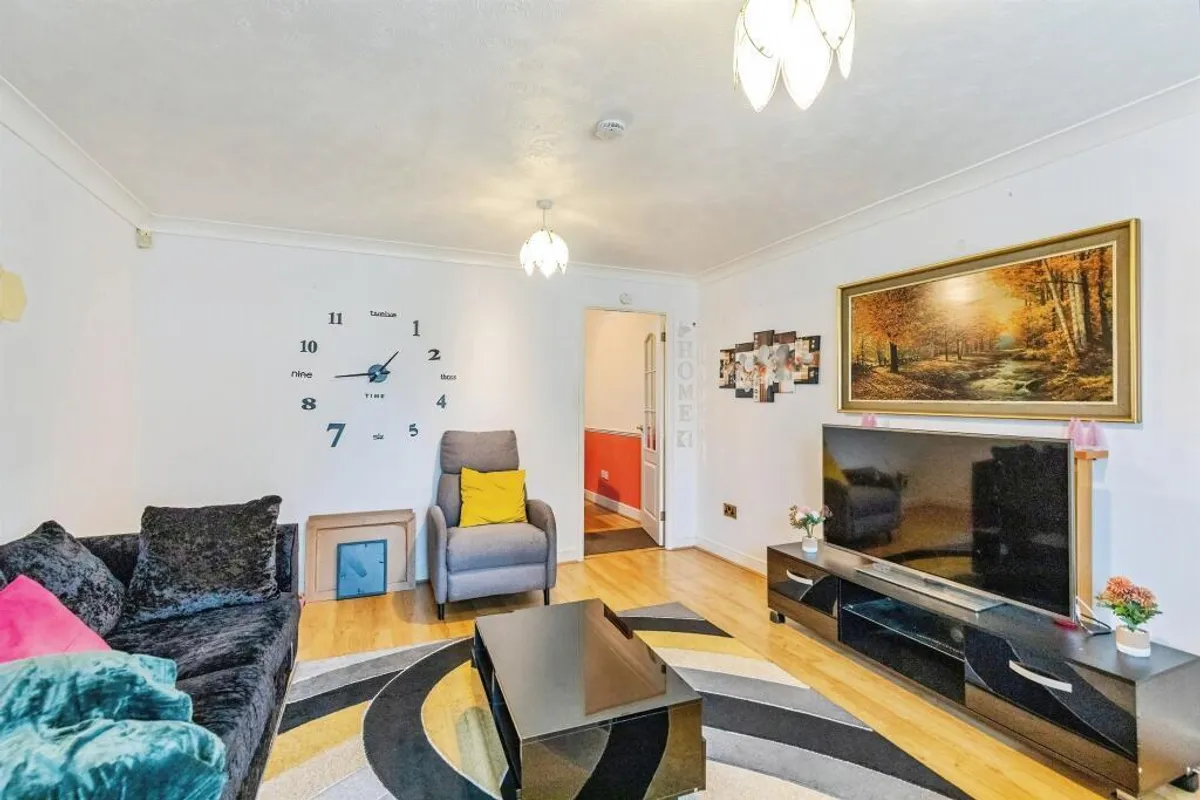 House Tyne Close in Wellingborough
