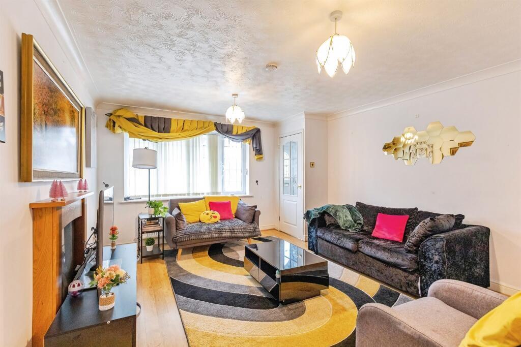 House Tyne Close in Wellingborough