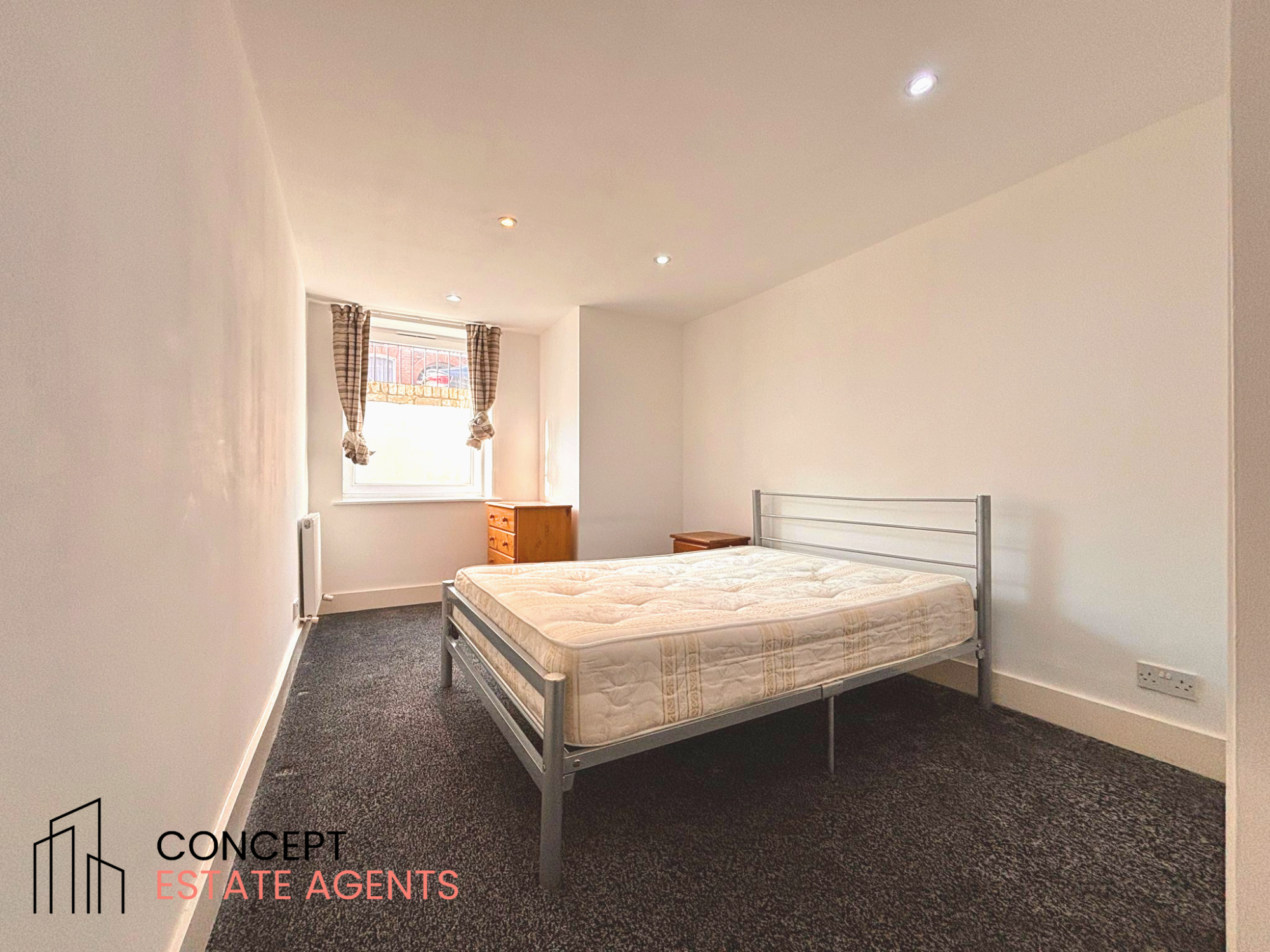 Flat Dafforne Road in Greater London