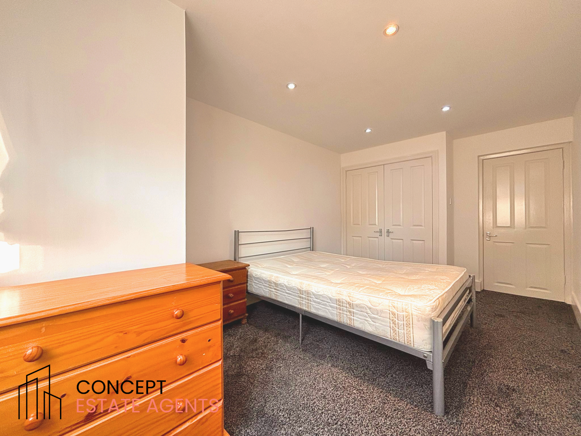 Flat Dafforne Road in Greater London