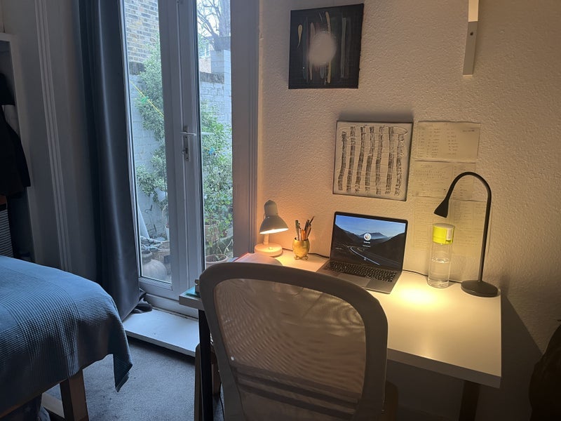 Room Amhurst Road in Greater London