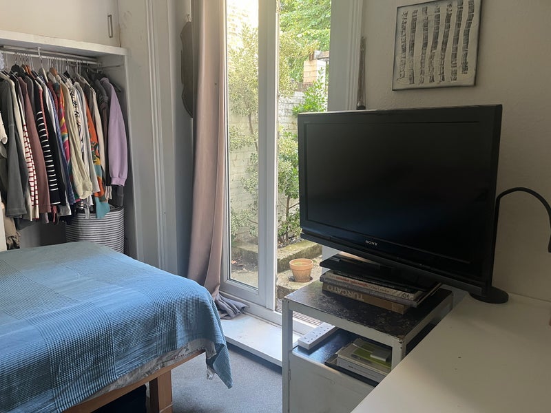 Room Amhurst Road in Greater London